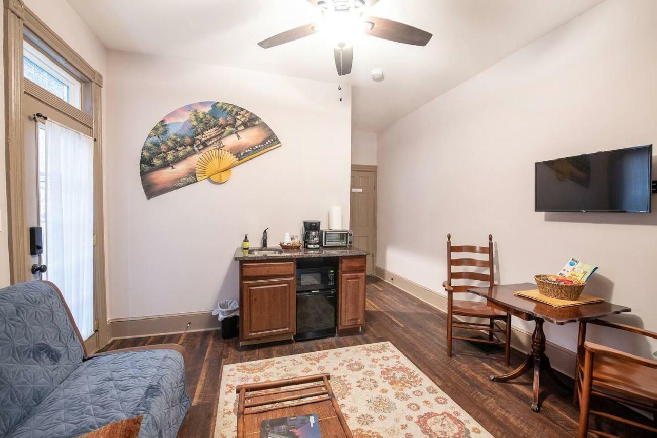 Cozy Hideaway In The Heart Of Lancaster Apartman Kültér fotó